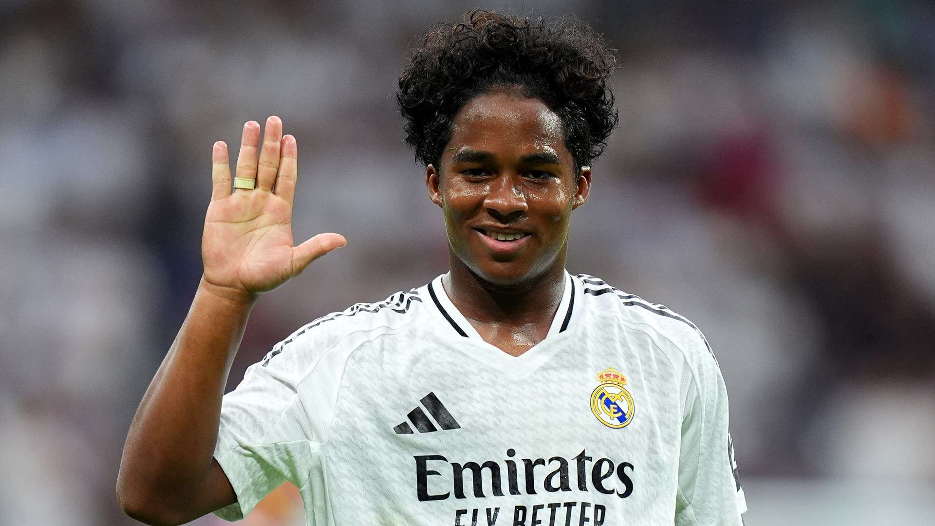 房价因其背 房价因其背